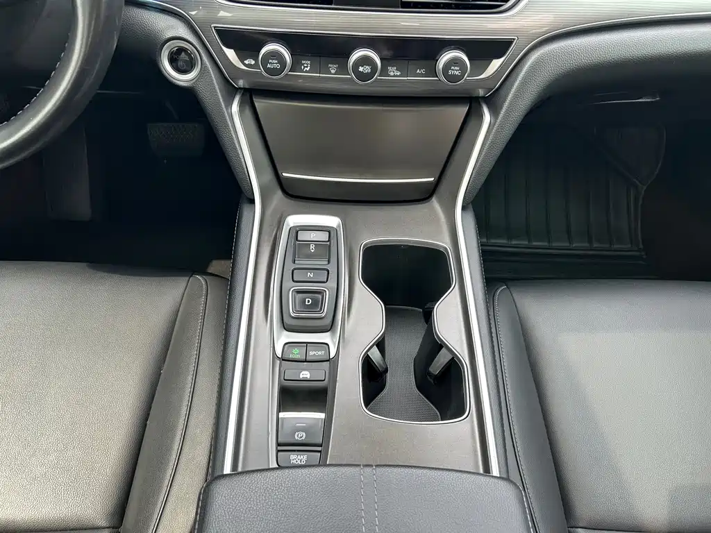Honda Accord — миниатюра 17