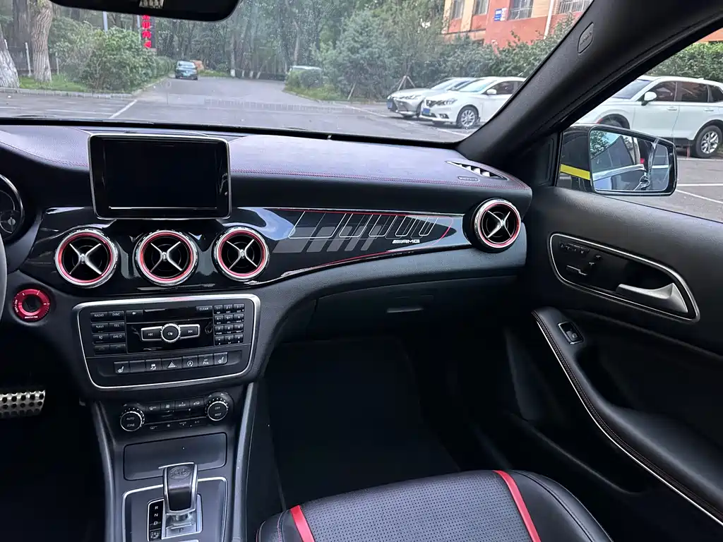 Mercedes-Benz GLA AMG — миниатюра 33