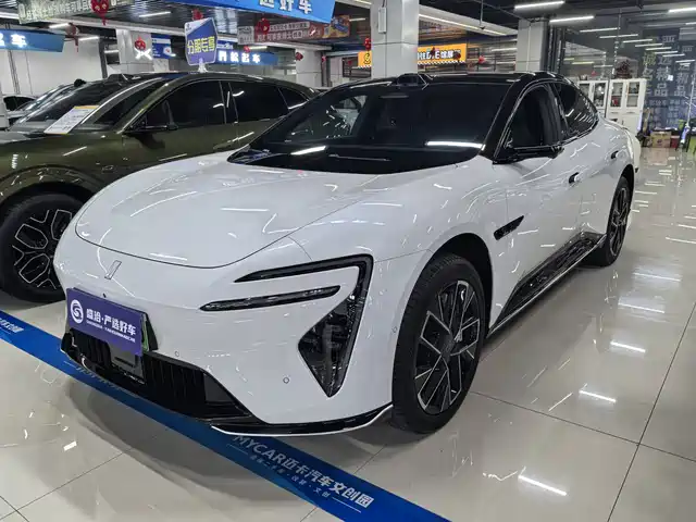 2025 Avatr 06