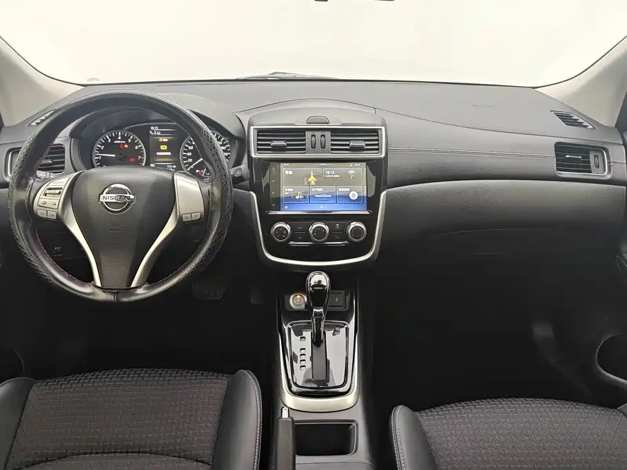 Nissan Tiida — миниатюра 12
