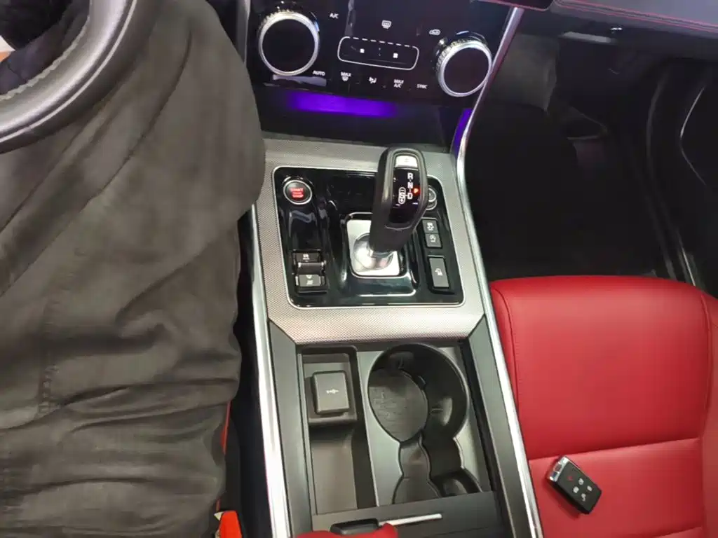 Jaguar XEL — миниатюра 14
