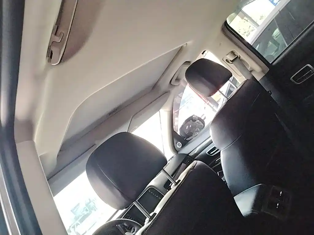 Mitsubishi Outlander — миниатюра 18