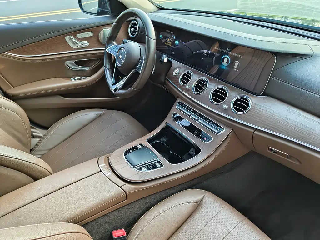 Mercedes-Benz E-Class — миниатюра 27