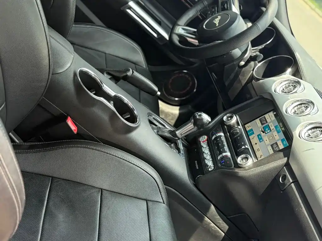 Ford Mustang — миниатюра 4