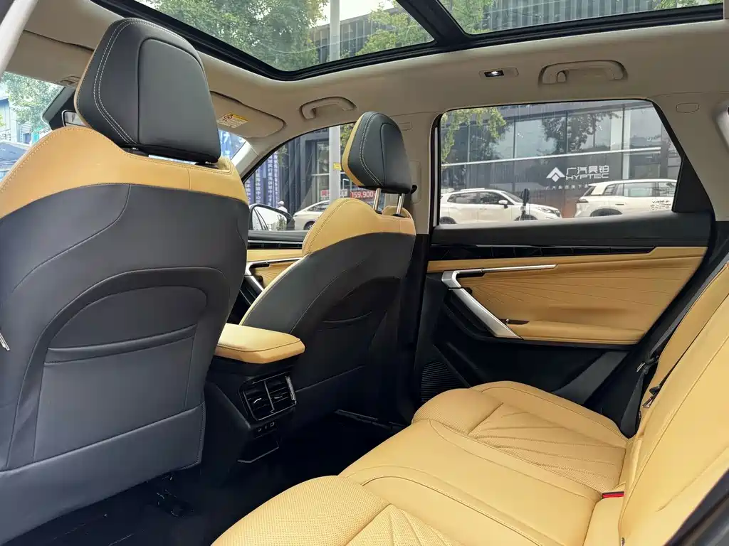 Geely Boyue L — миниатюра 8