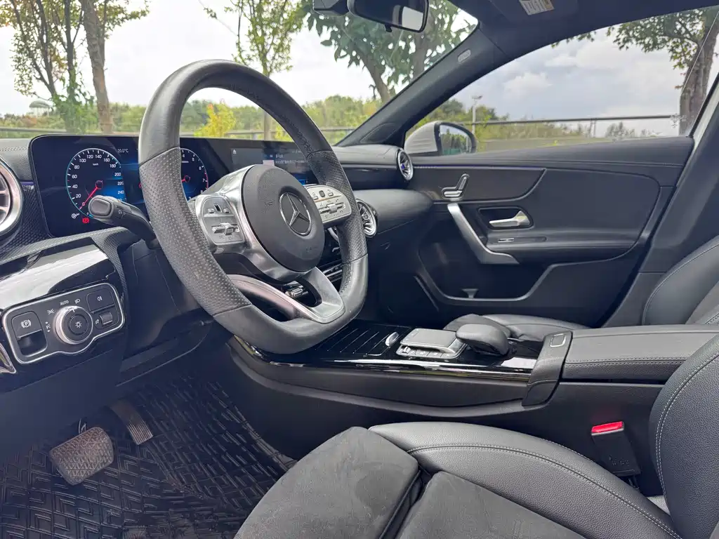 MERCEDES-BENZ A CLASS