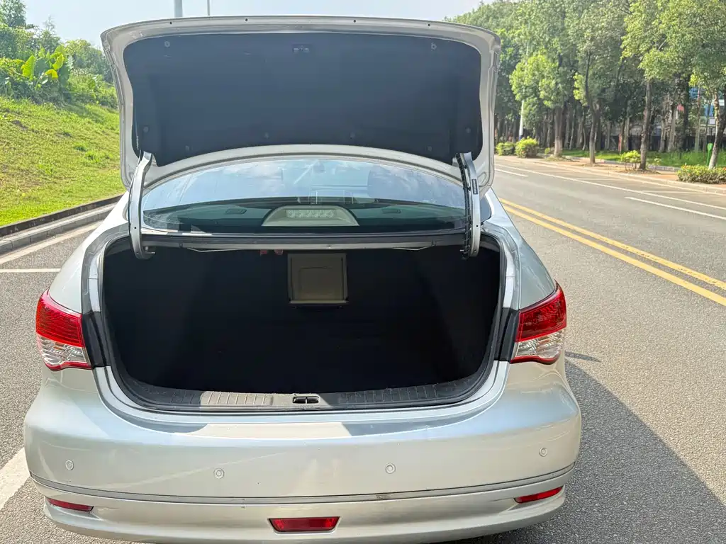 Nissan Sylphy — миниатюра 12