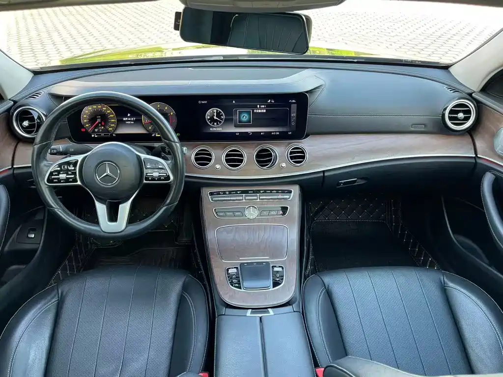 Mercedes-Benz E-Class — миниатюра 7