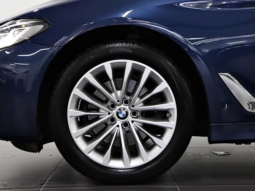 BMW 5 Series 5 2022 525Li Luxury