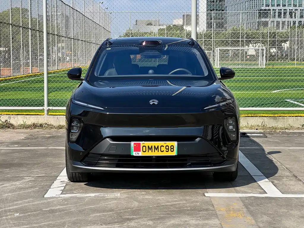 NIO ES8