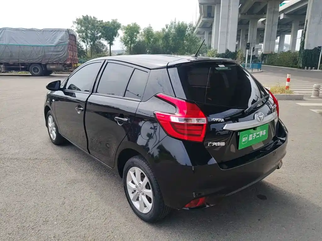 Toyota Yaris L — миниатюра 5