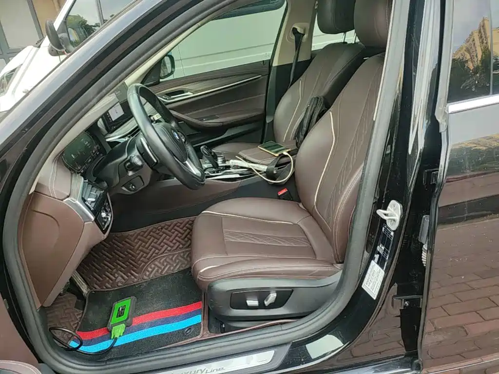 BMW 5 Series — миниатюра 15