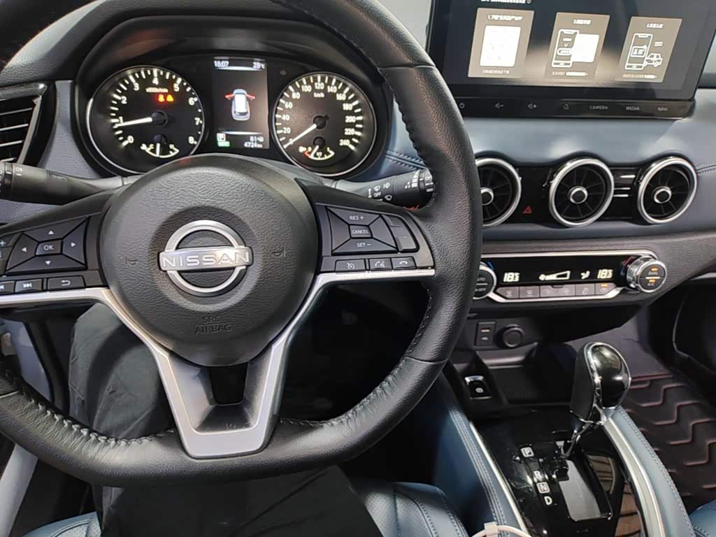 Nissan X-Trail 2.0 л 2025 г. Серебристо-серый, пробег 4700 км