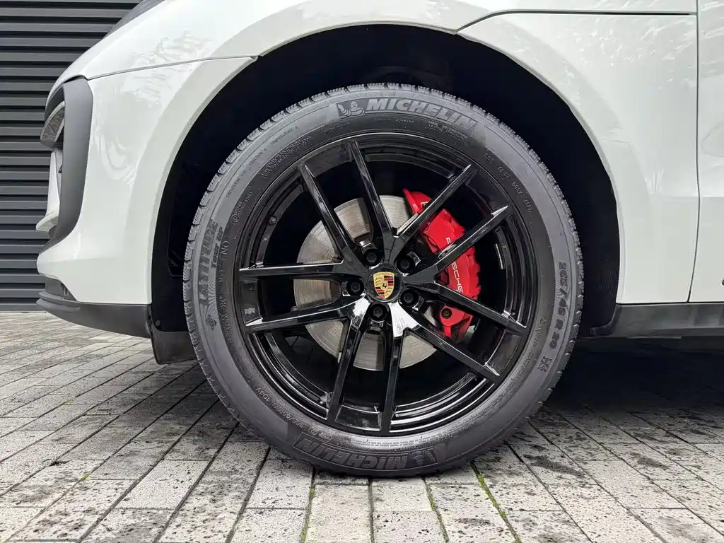Porsche Macan — миниатюра 12