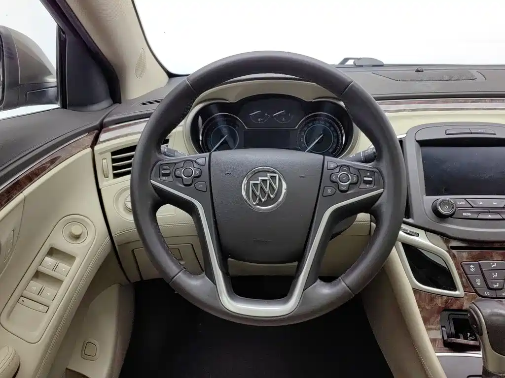 Buick LaCrosse — миниатюра 11