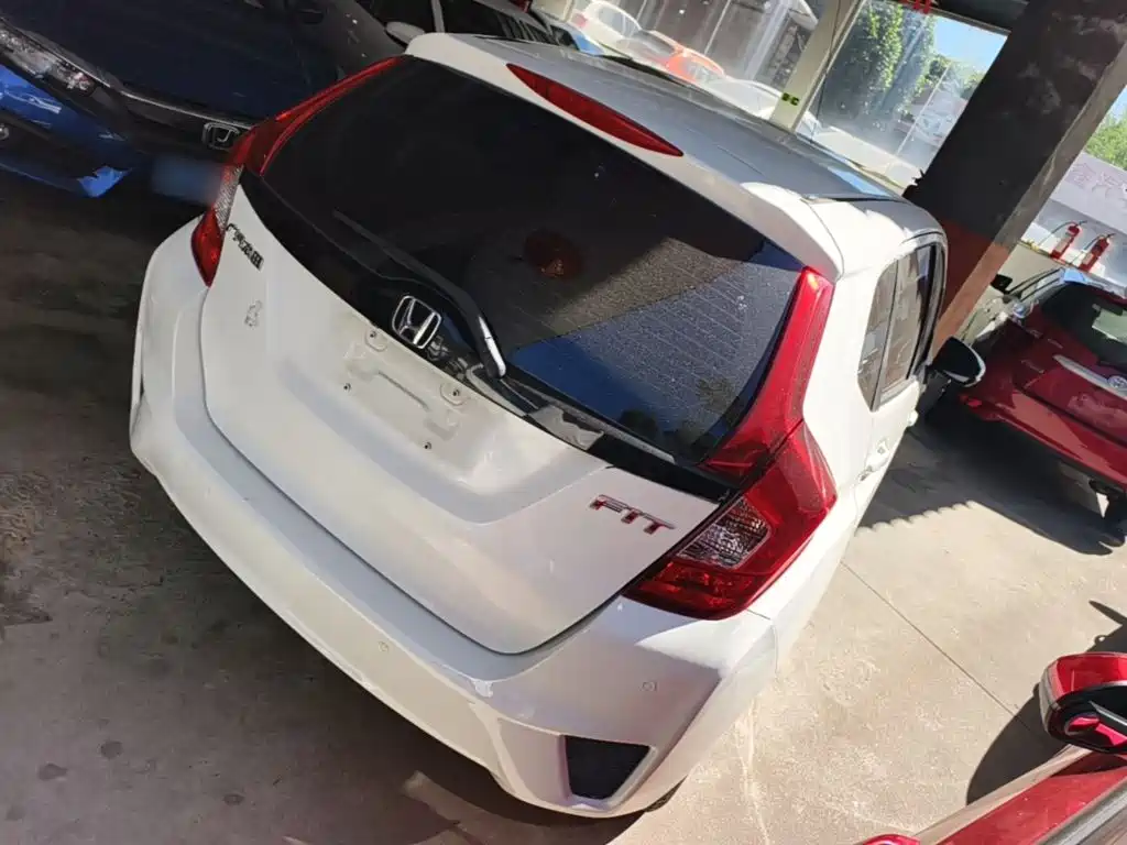 Honda Fit — миниатюра 7