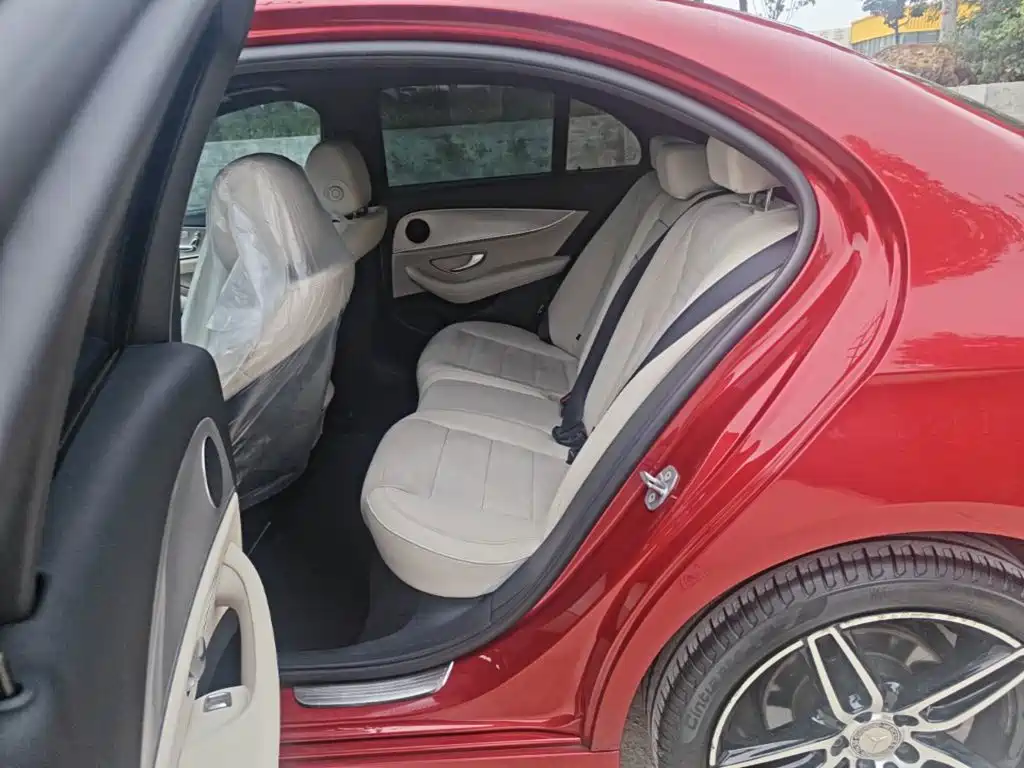 Mercedes-Benz E-Class — миниатюра 17