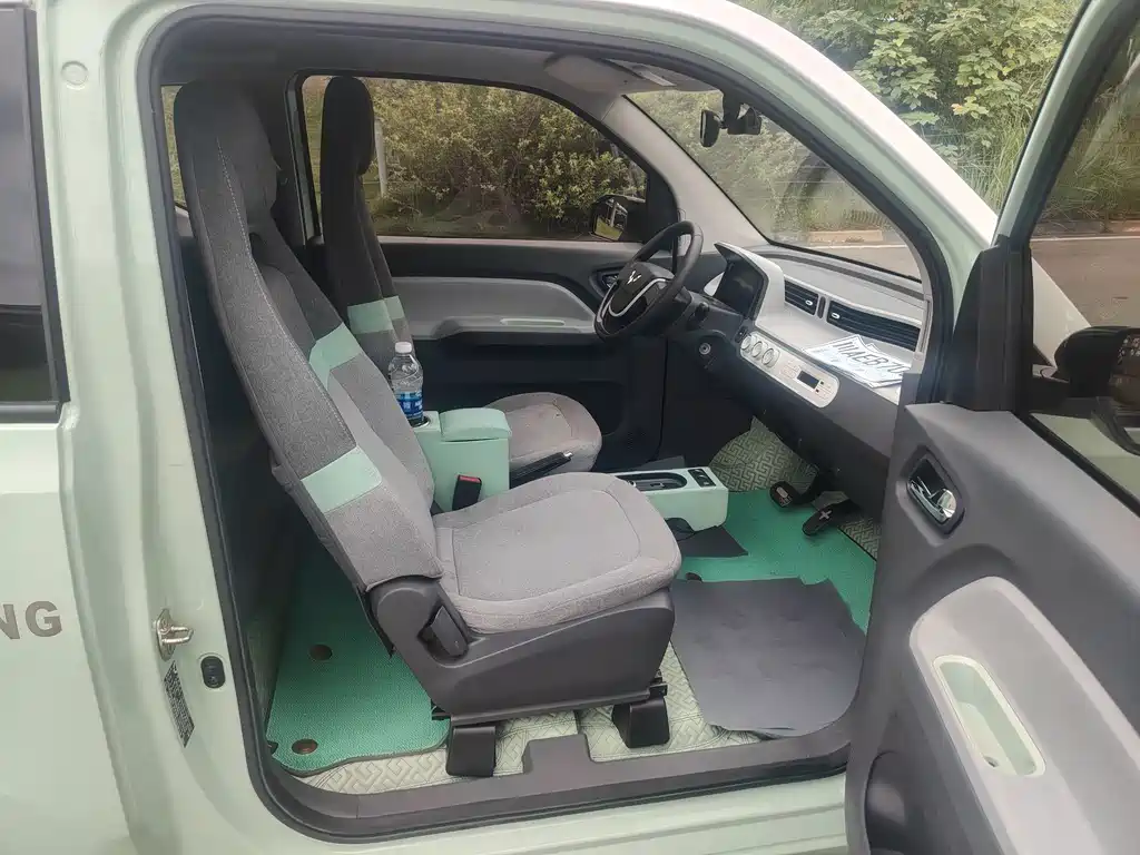 Wuling MINIEV — миниатюра 9