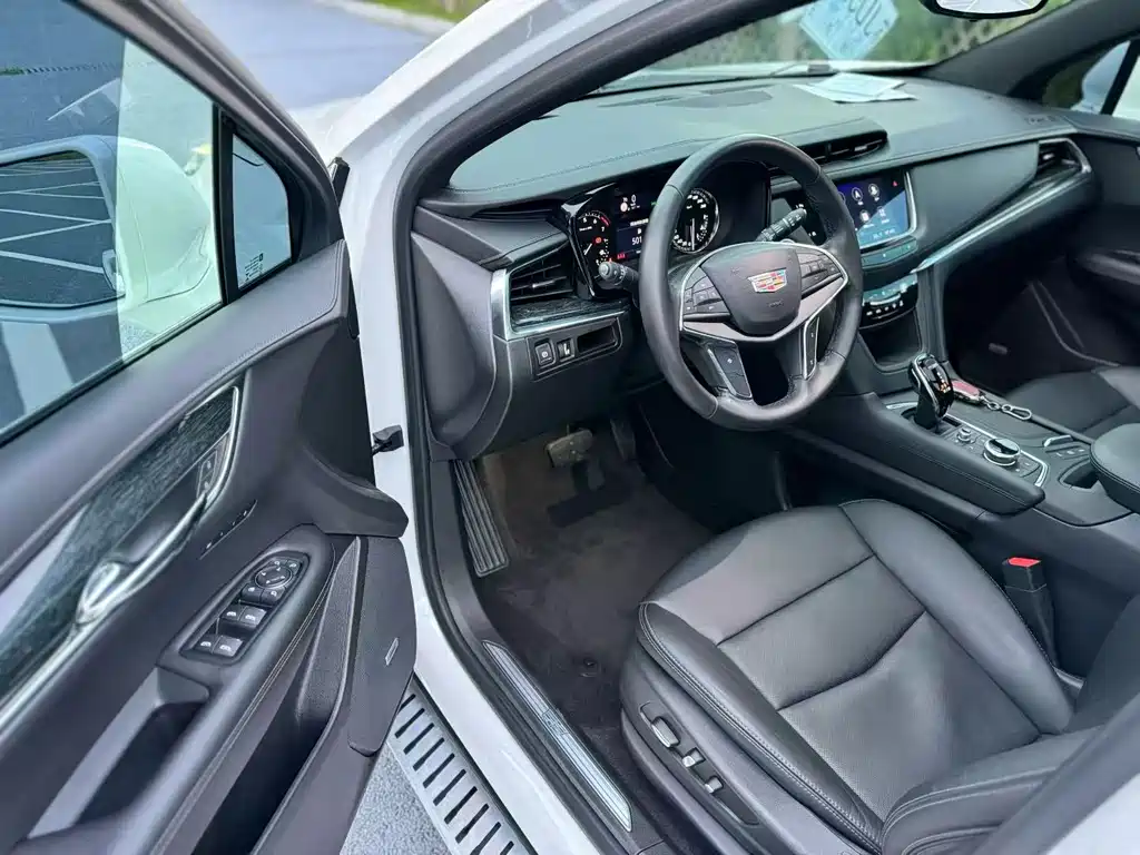 Cadillac XT5 — миниатюра 4