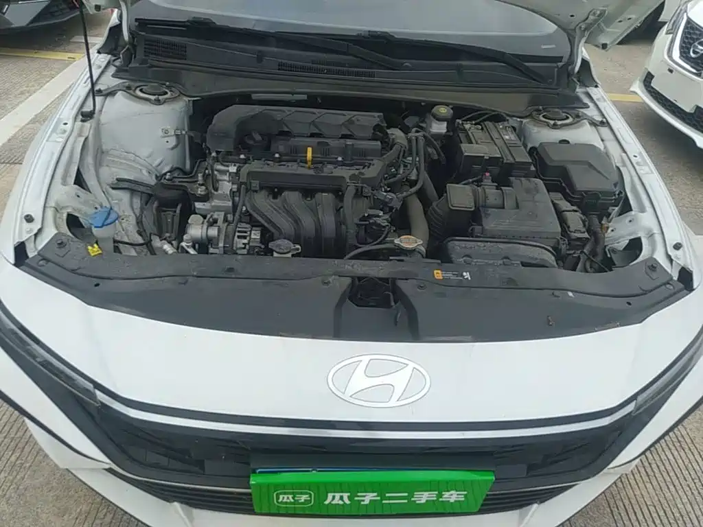 Hyundai Elantra — миниатюра 20