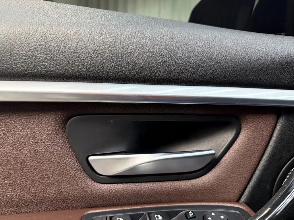 BMW 3 Series — миниатюра 11