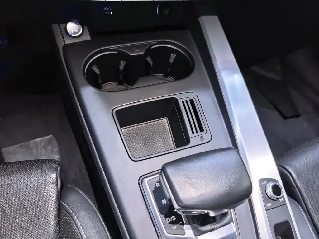 Audi A4L 2022 40 TFSI Fashion