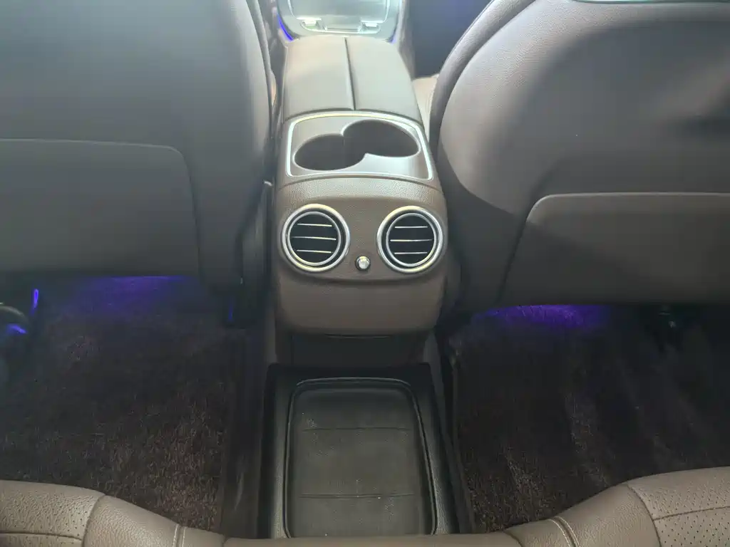 Mercedes-Benz E-Class — миниатюра 14