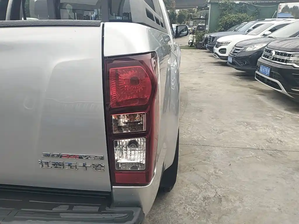 Isuzu D-MAX — миниатюра 8