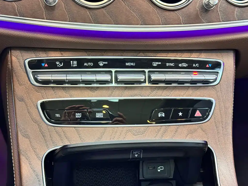 MERCEDES-BENZ E CLASS