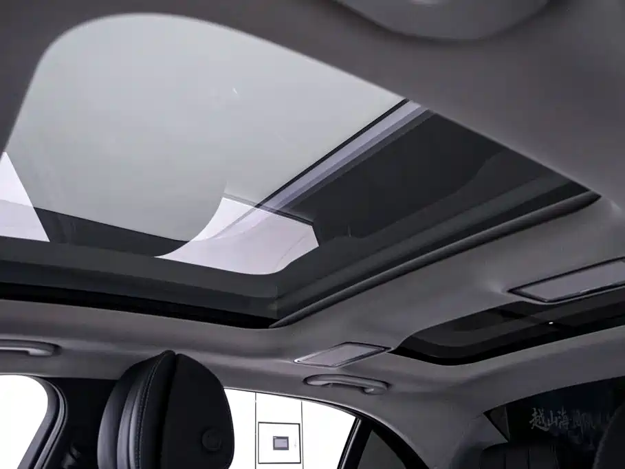 Mercedes-Benz C-Class — миниатюра 11