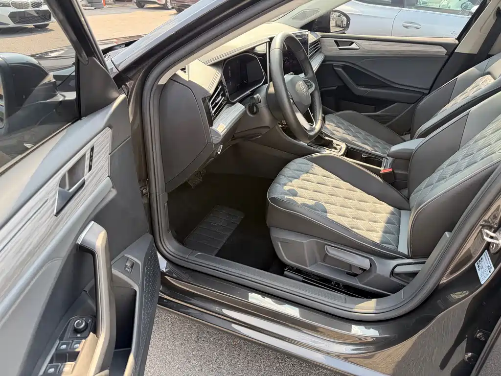 Volkswagen Sagitar — миниатюра 15