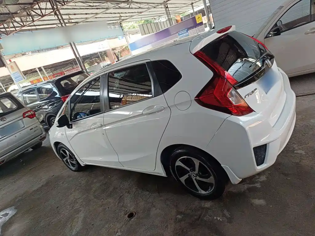 Honda Fit — миниатюра 5