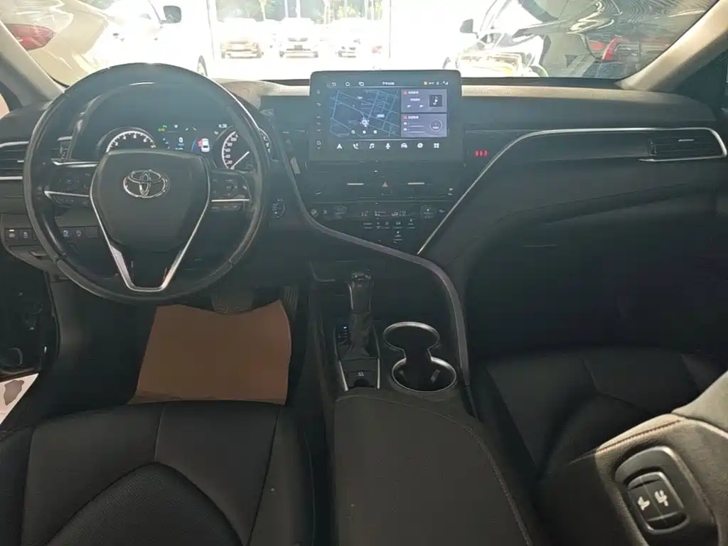 Toyota Camry — миниатюра 10