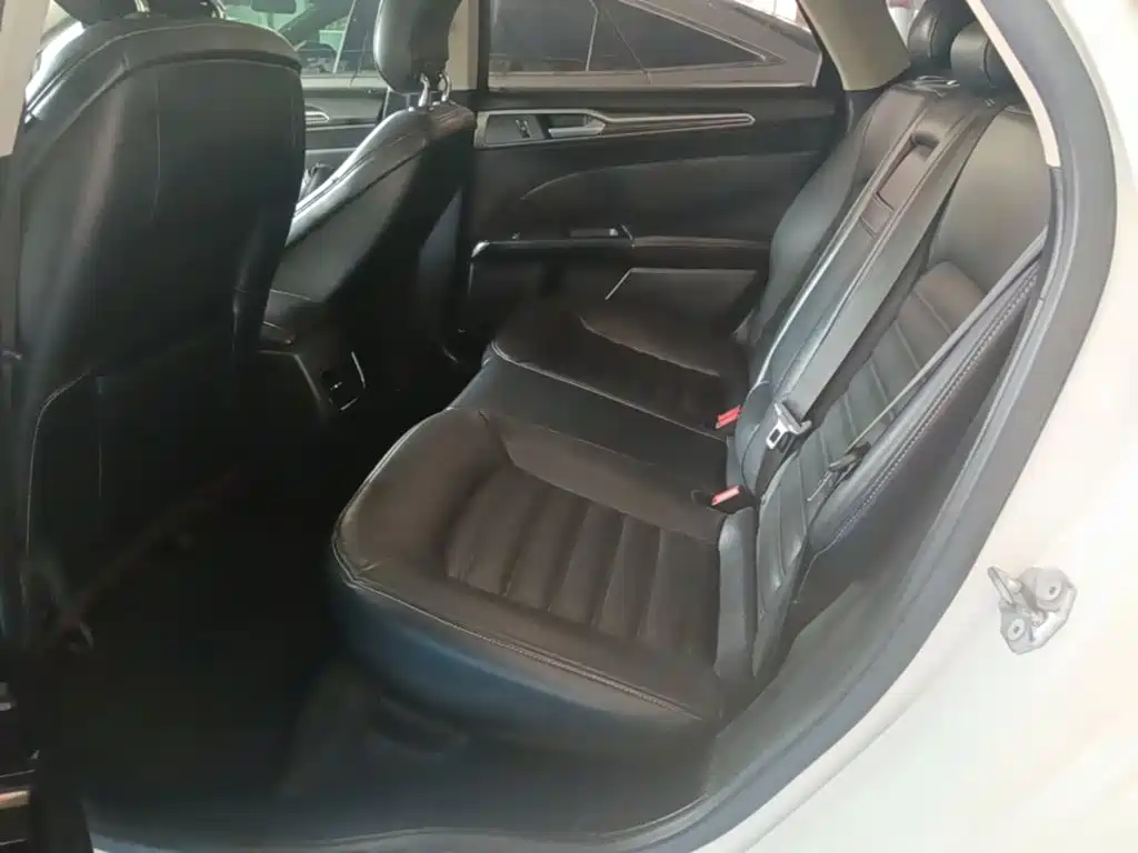 Ford Mondeo — миниатюра 17