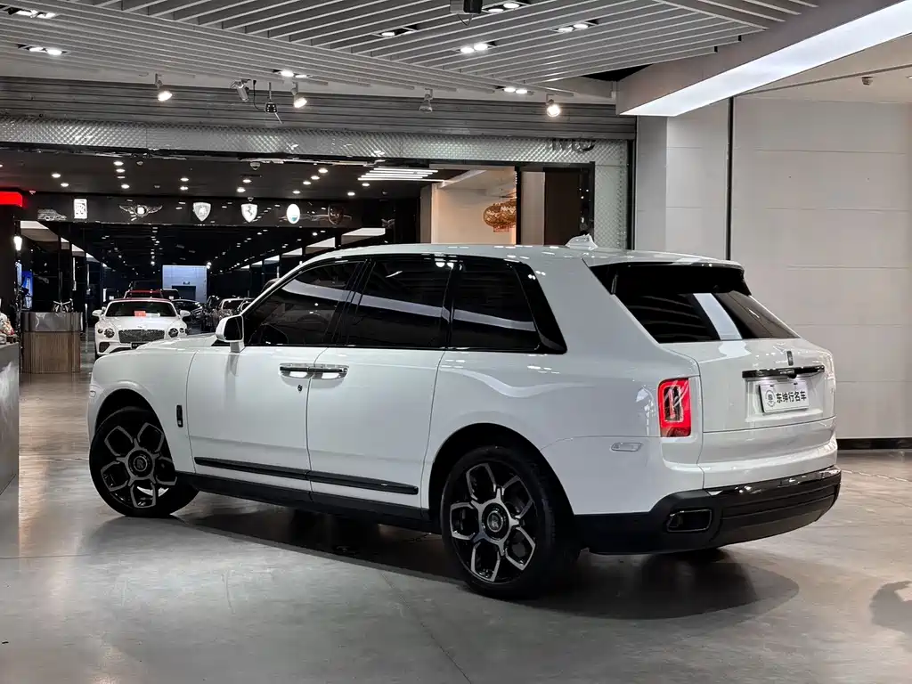 Rolls-Royce Cullinan — миниатюра 4