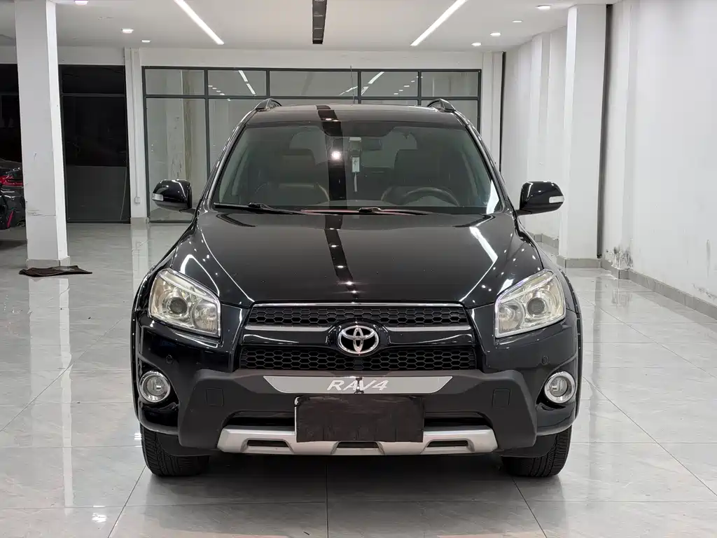 Toyota RAV4 — миниатюра 2
