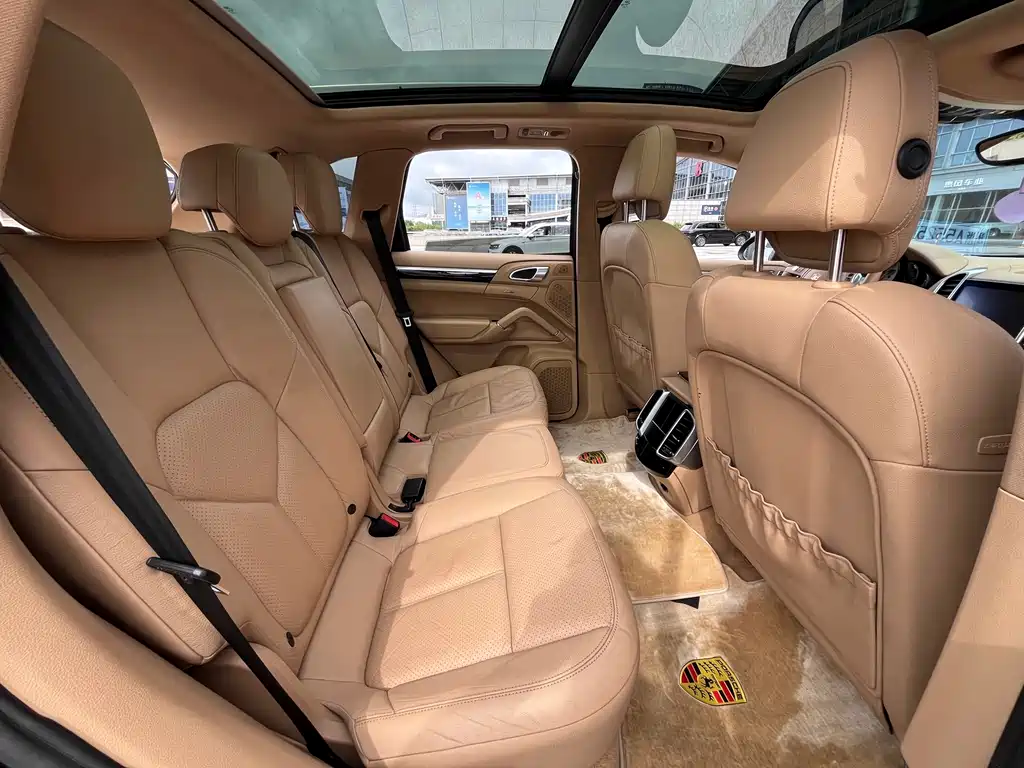 Porsche Cayenne — миниатюра 14