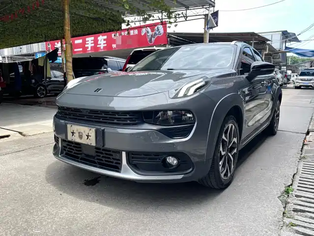 2020 Lynk & Co 02