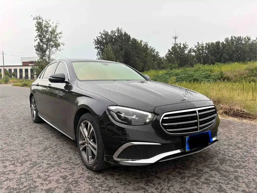 Mercedes-Benz E-Class — миниатюра 3