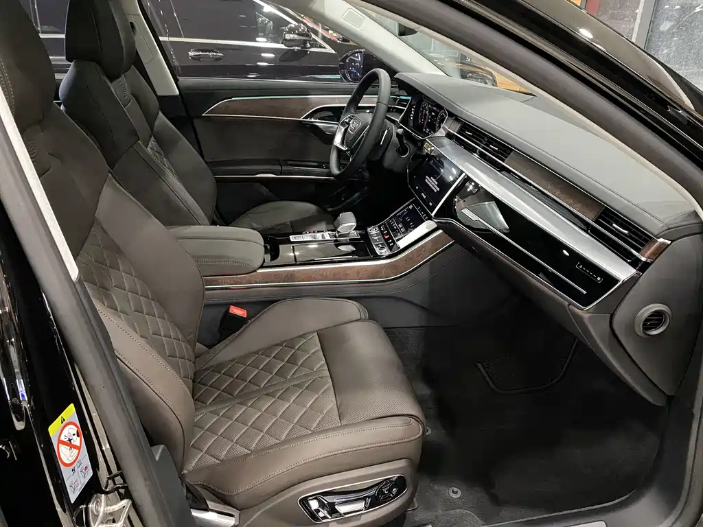Audi A8 — миниатюра 14