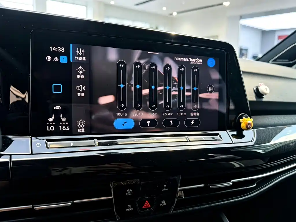 Volkswagen Golf — миниатюра 18
