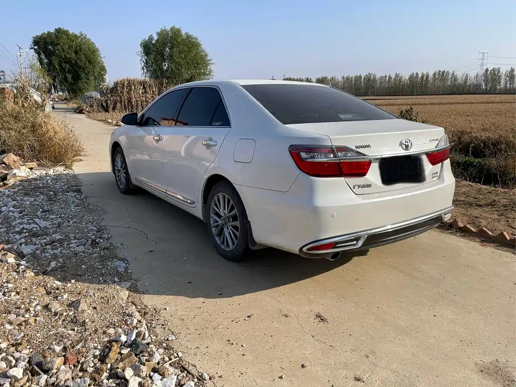 Toyota Camry — миниатюра 9