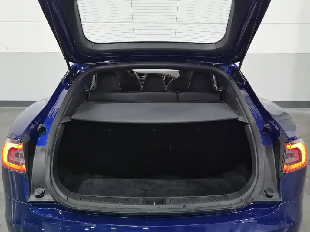 Tesla Model S — миниатюра 16