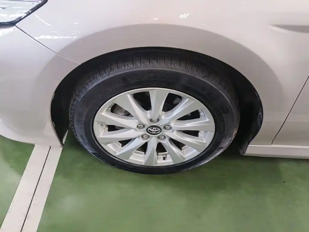 Toyota Camry — миниатюра 23