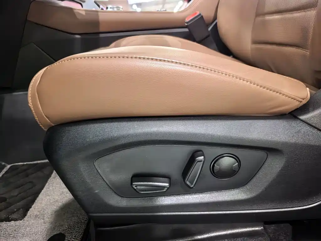 Ford Explorer — миниатюра 15