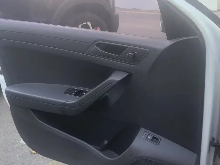 Volkswagen Jetta — миниатюра 7