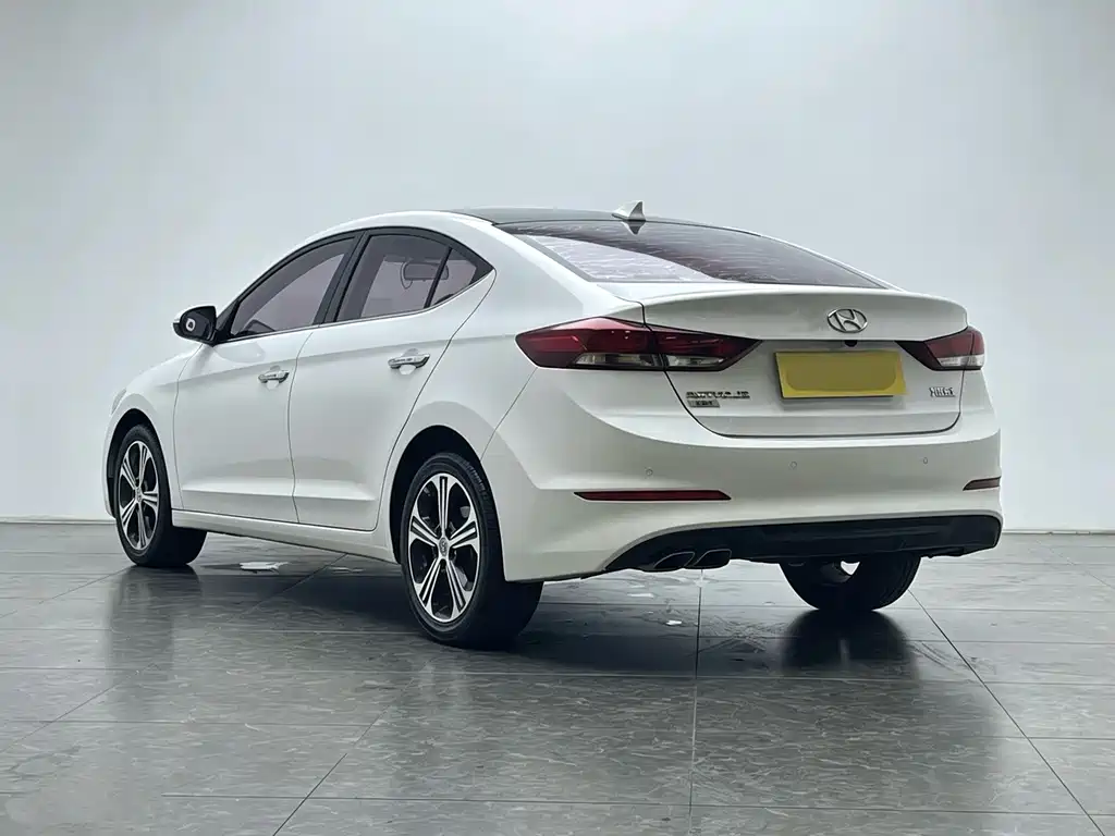 Hyundai Elantra — миниатюра 4
