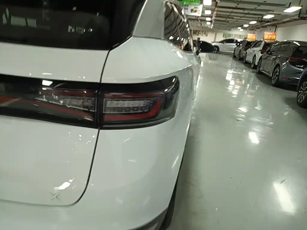 Volkswagen ID.4 X — миниатюра 8