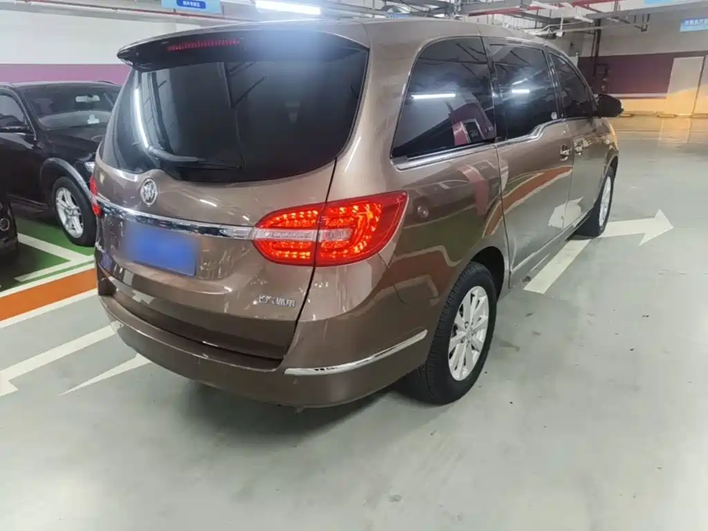 Buick GL8 — миниатюра 7