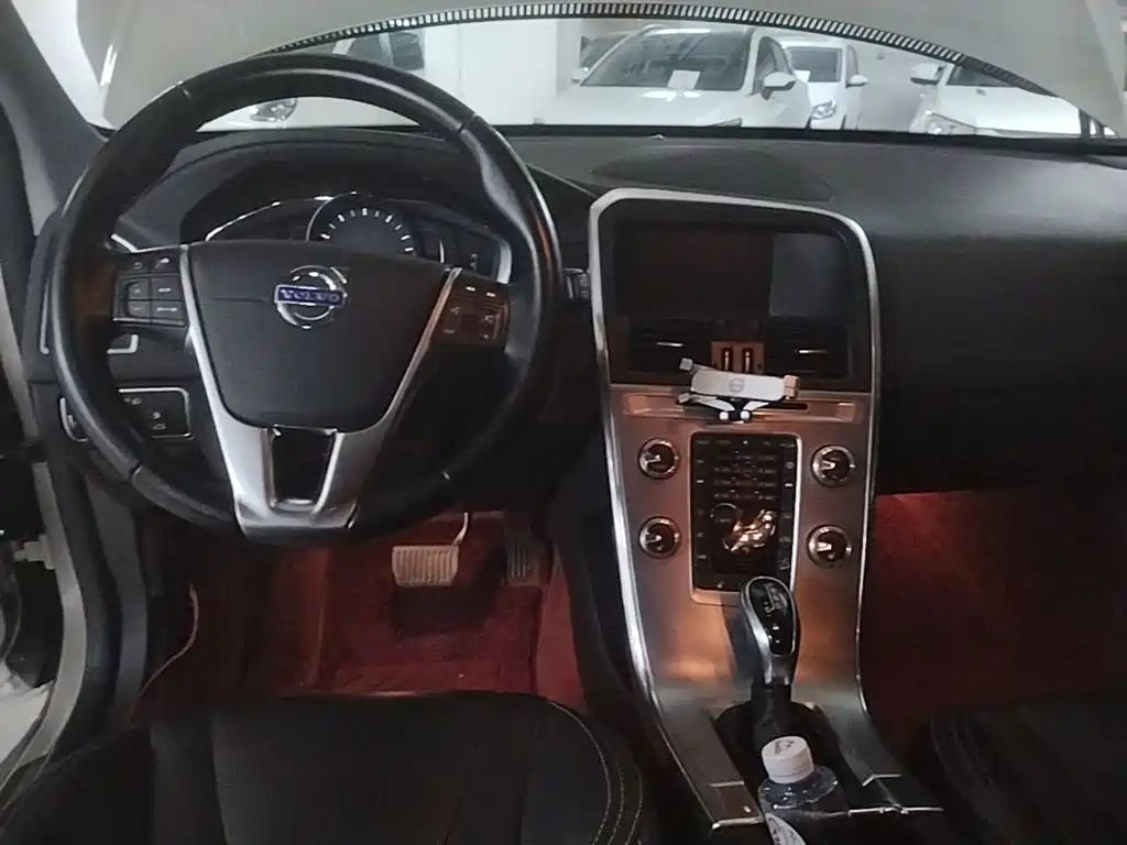 Volvo XC60 — миниатюра 5